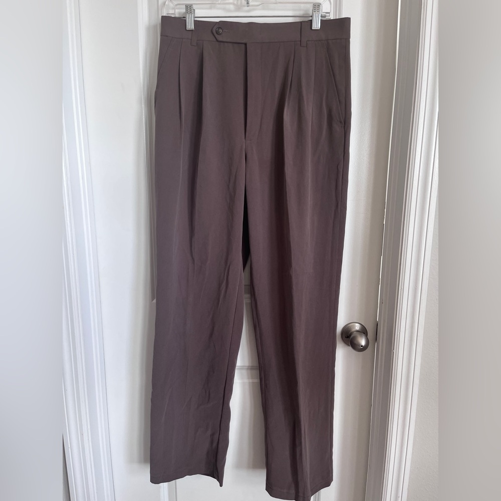 Shapes Men’s Ash Brown Pleated Front Crepe Dress Pants Size 34x33 Trousers